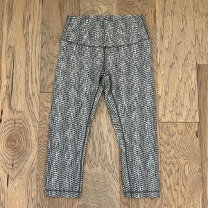 Fun, textured Lululemon ankle mid-calf length leggings